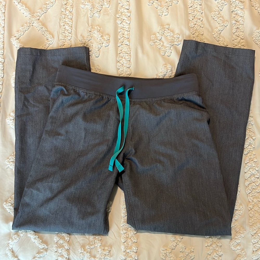 Figs Livingston Women’s Scrub Bottoms Size S Petite Graphite